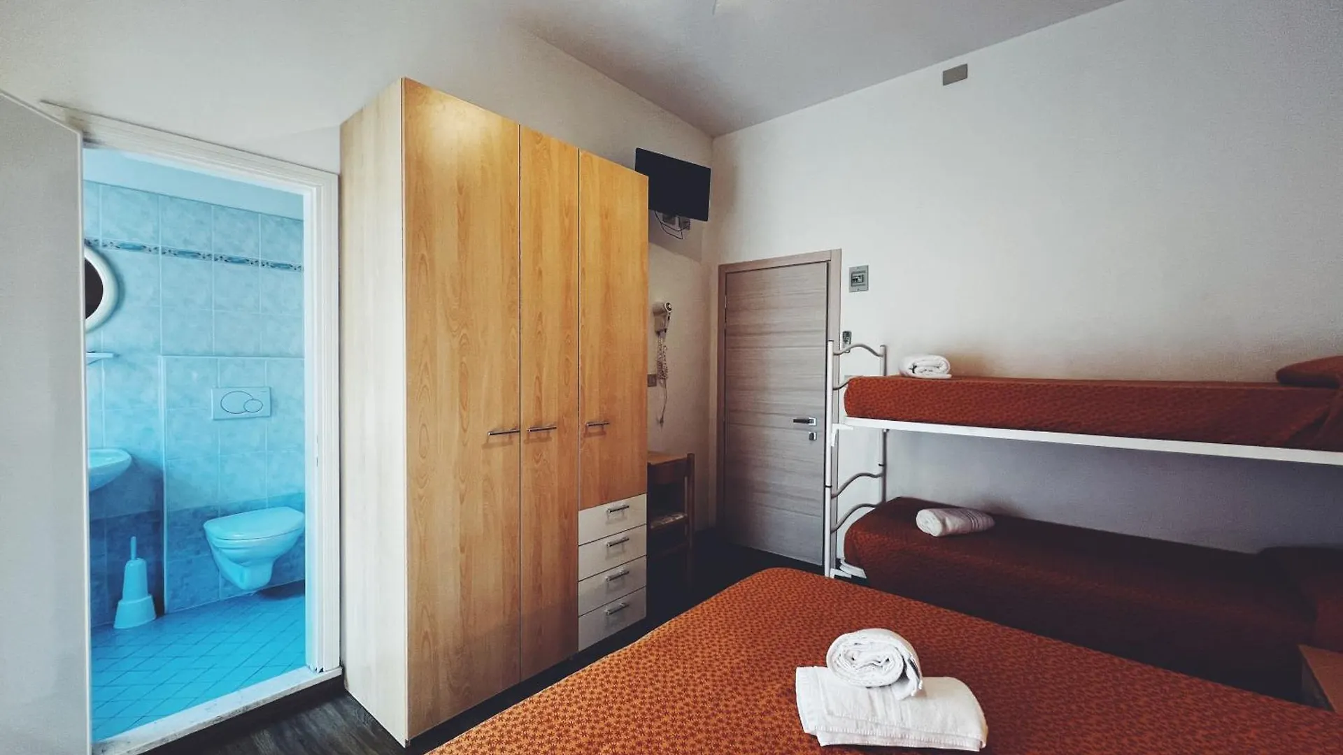 Hotel Ramona Rimini 2*,  Italy