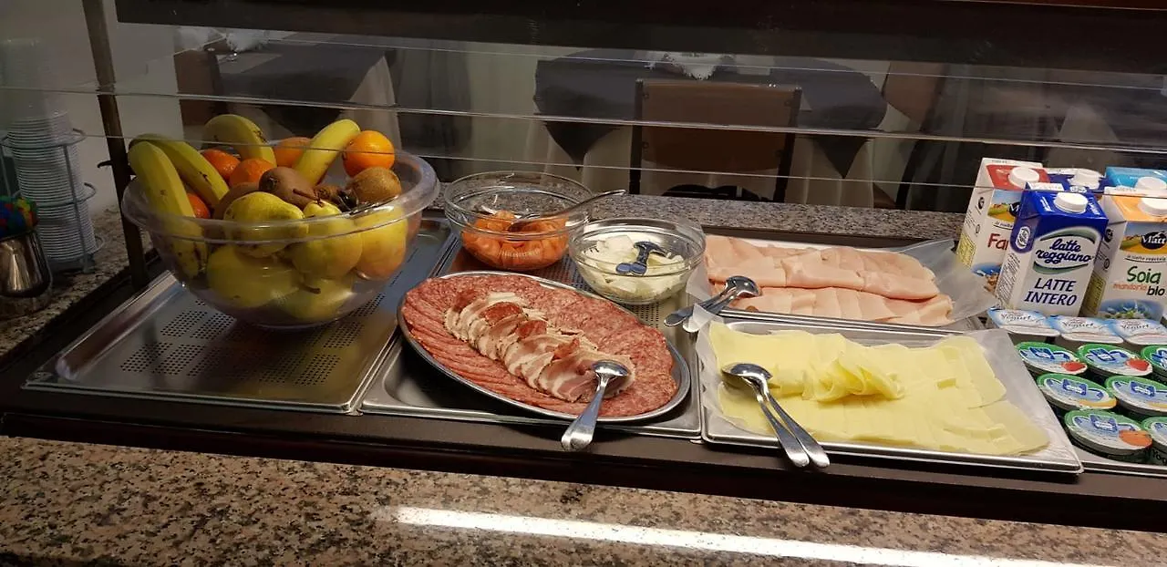 Hotel Ramona Rimini 2*,  Italy